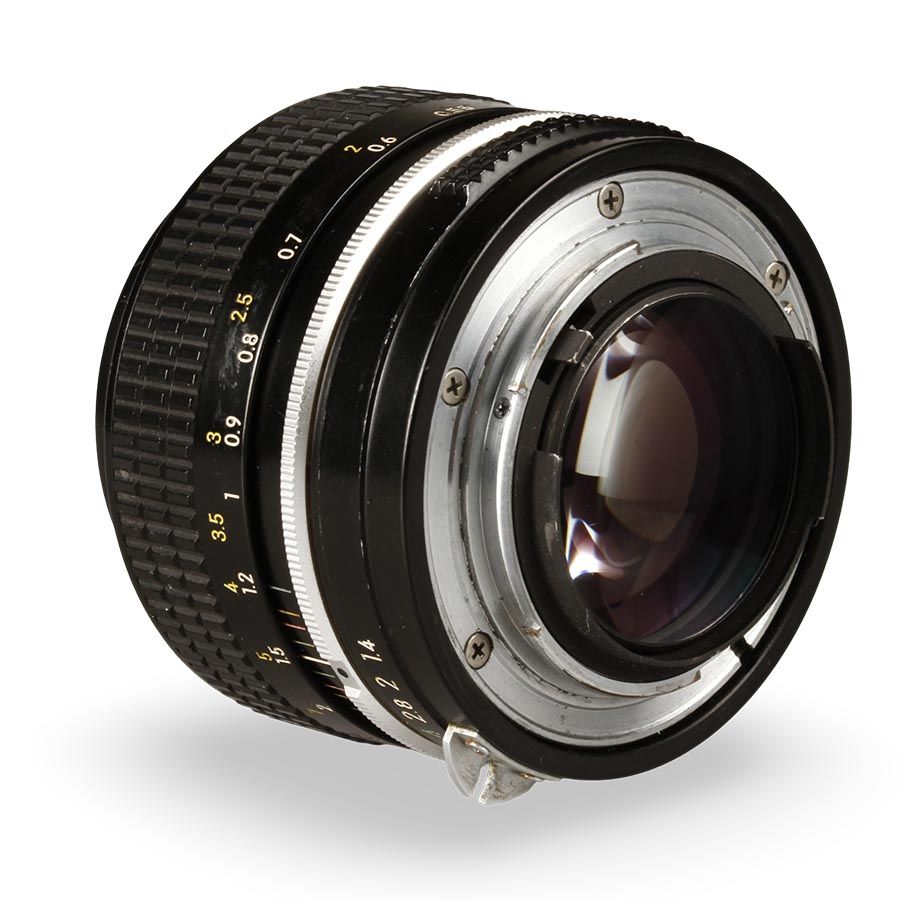 Objetiva Nikon NIKKOR 50mm f1.4 (pre-AI) - USADO