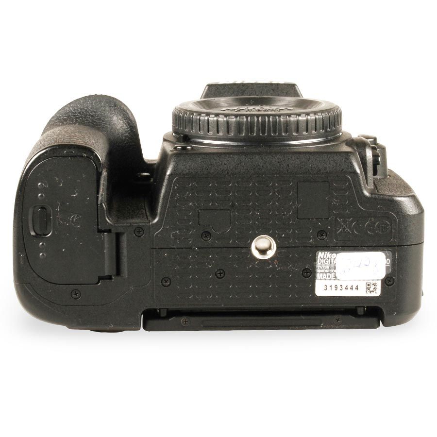 Câmera DSLR Nikon D7500 - USADO (33.800 disparos)