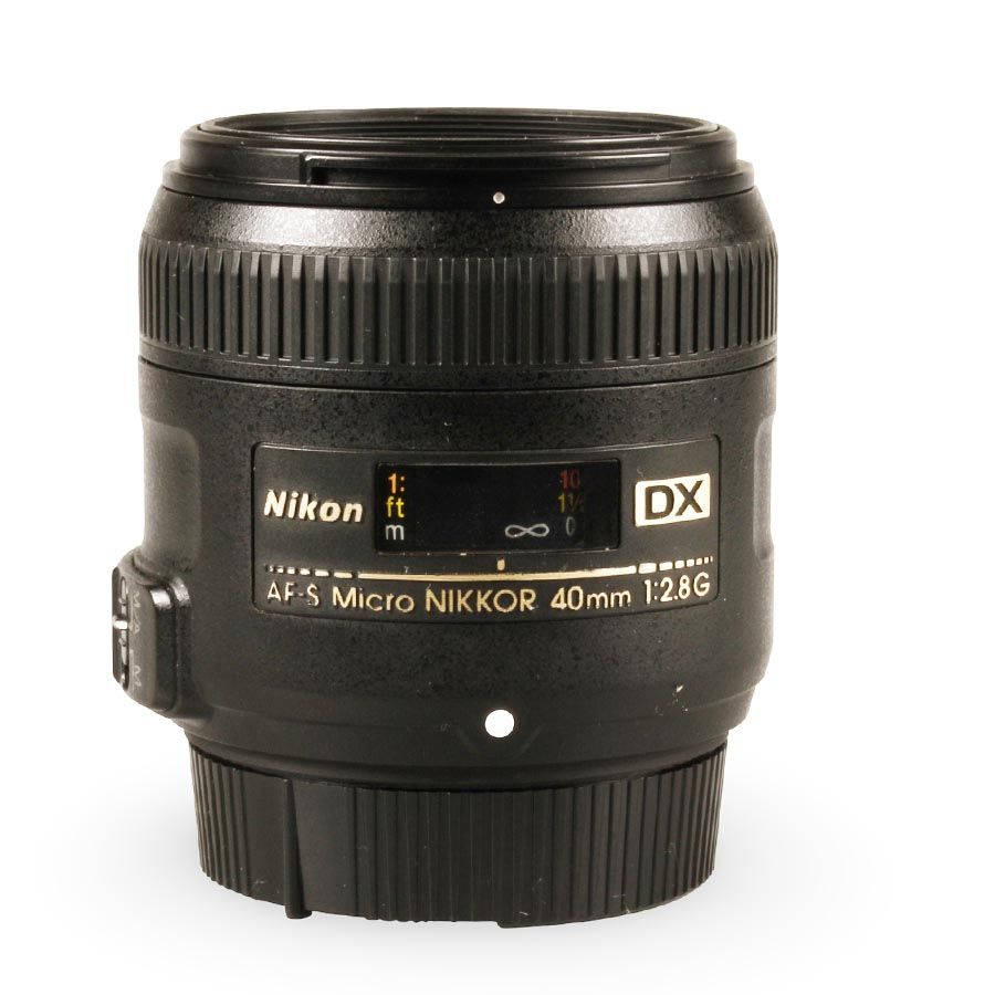 Objetiva Nikon AF-S NIKKOR 40mm f2.8G Micro DX - USADO