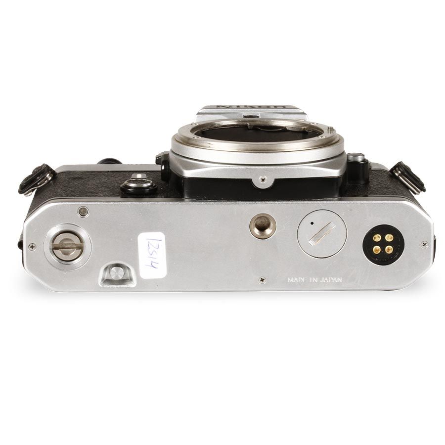 Câmera analógica 35mm Nikon FE - USADO