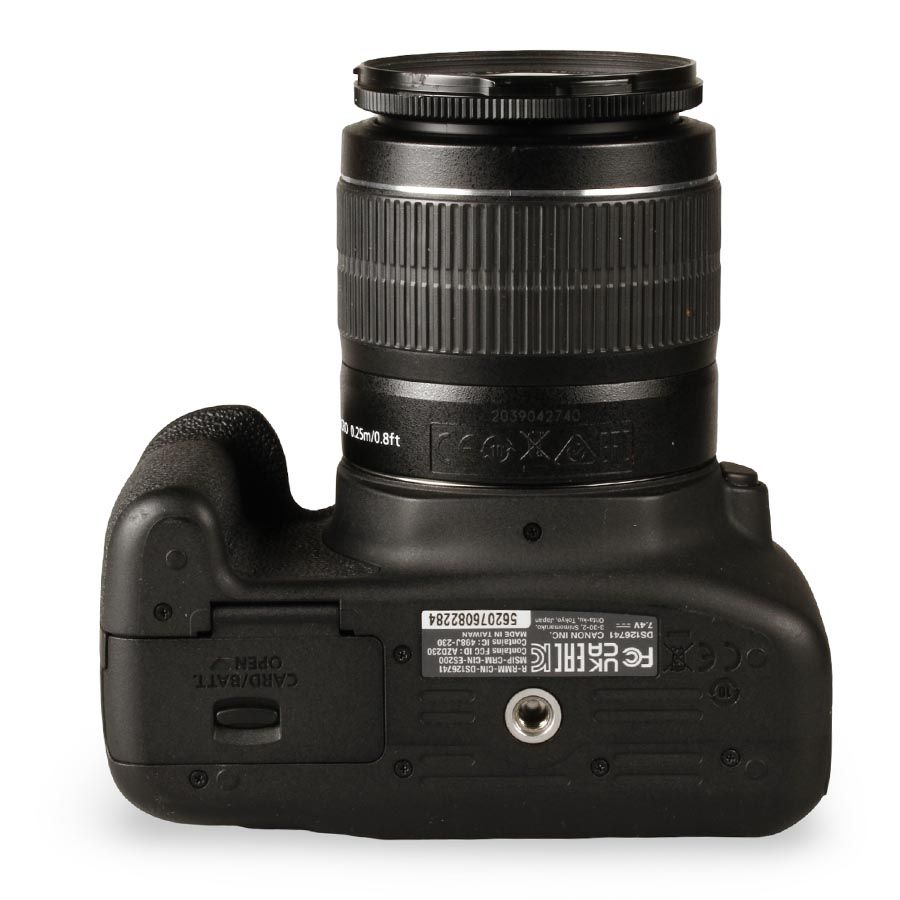 Câmera DSLR Canon EOS Rebel T7+ com lente 18-55mm IS II - USADO (7.250 disparos)