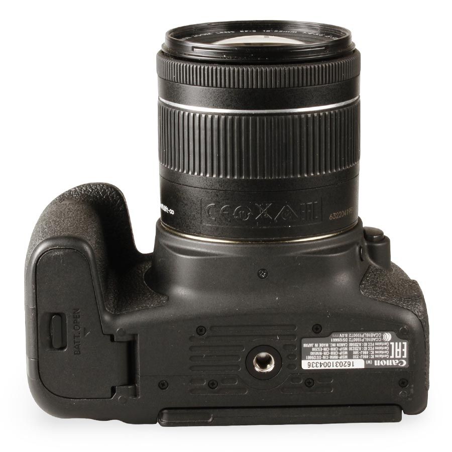 Câmera DSLR Canon EOS Rebel T7i com lente 18-55mm IS STM - USADA