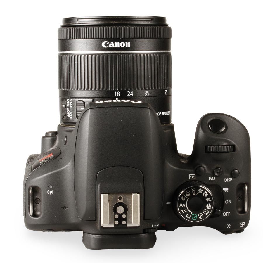 Câmera DSLR Canon EOS Rebel T7i com lente 18-55mm IS STM - USADA