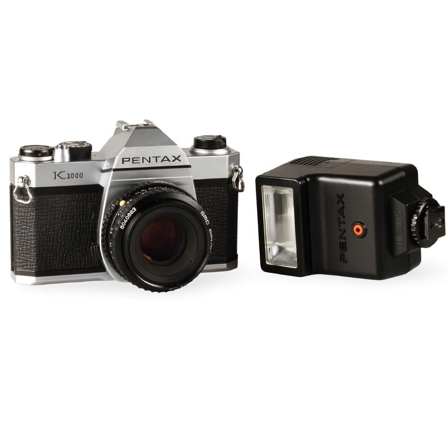 Câmera analógica 35mm Pentax K1000 com lente 50mm f2 e flash - USADO