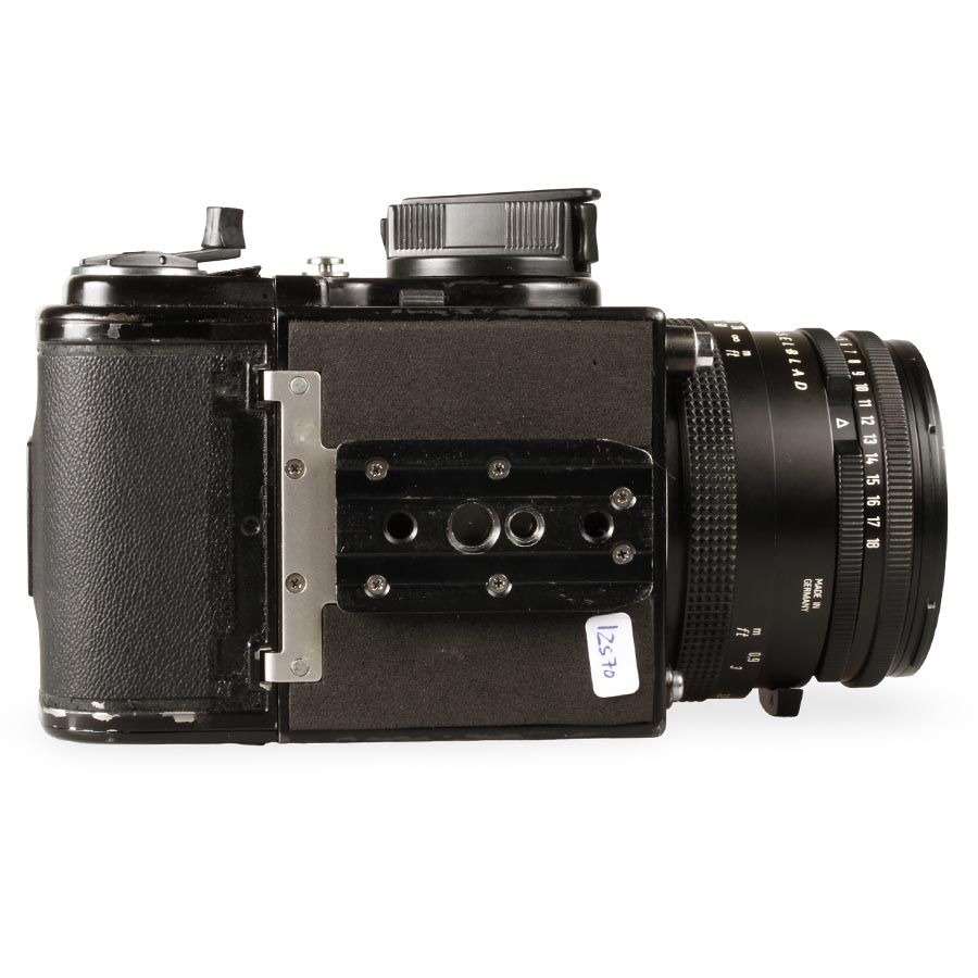 Câmera analógica médio formato Hasselblad 501C com lente Planar T* 80mm f2.8 C - USADO