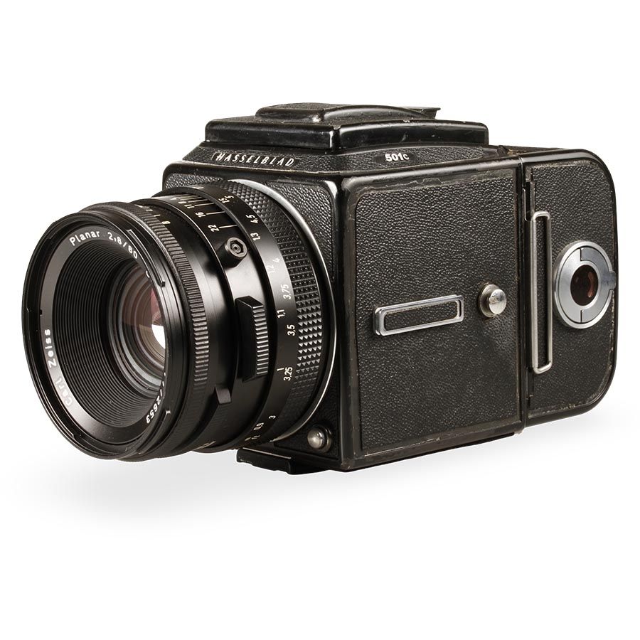 Câmera analógica médio formato Hasselblad 501C com lente Planar T* 80mm f2.8 C - USADO