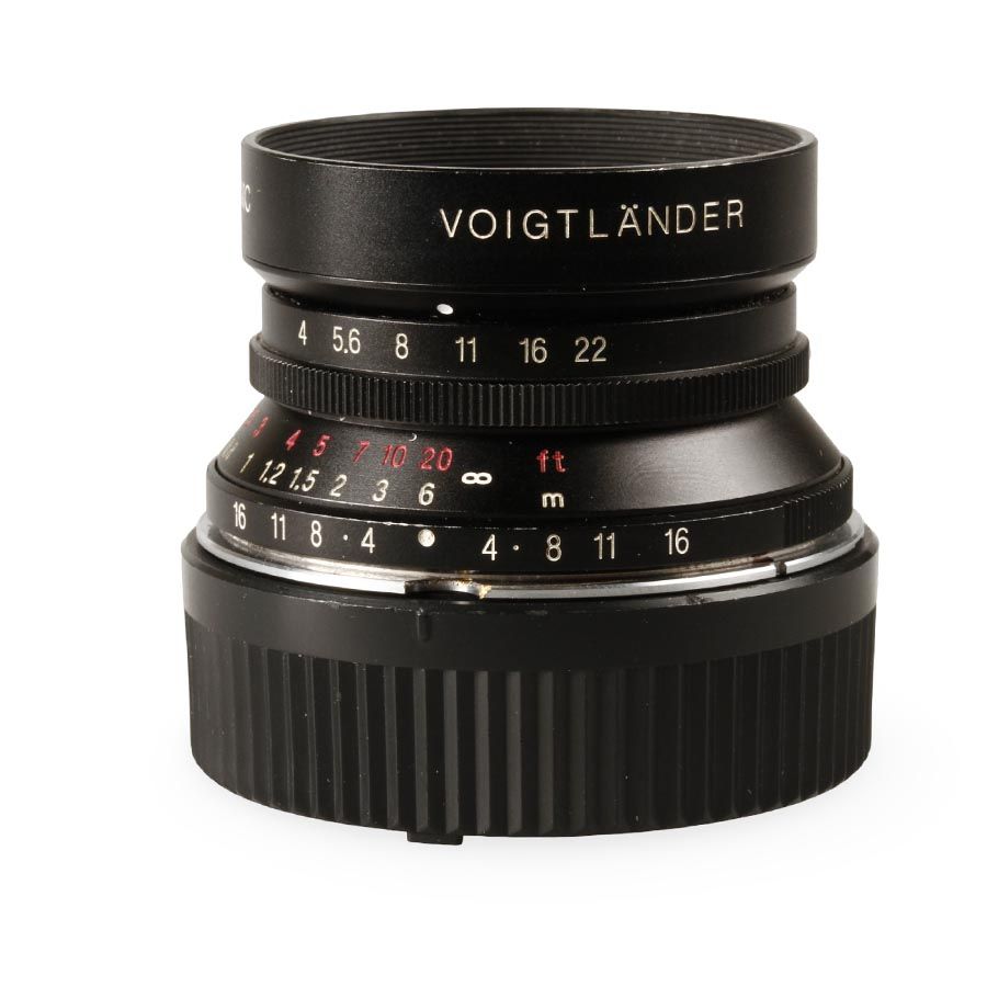 Objetiva Voigtländer Snapshot-Skopar 25mm f4 MC (Leica M) com visor 25mm - USADO