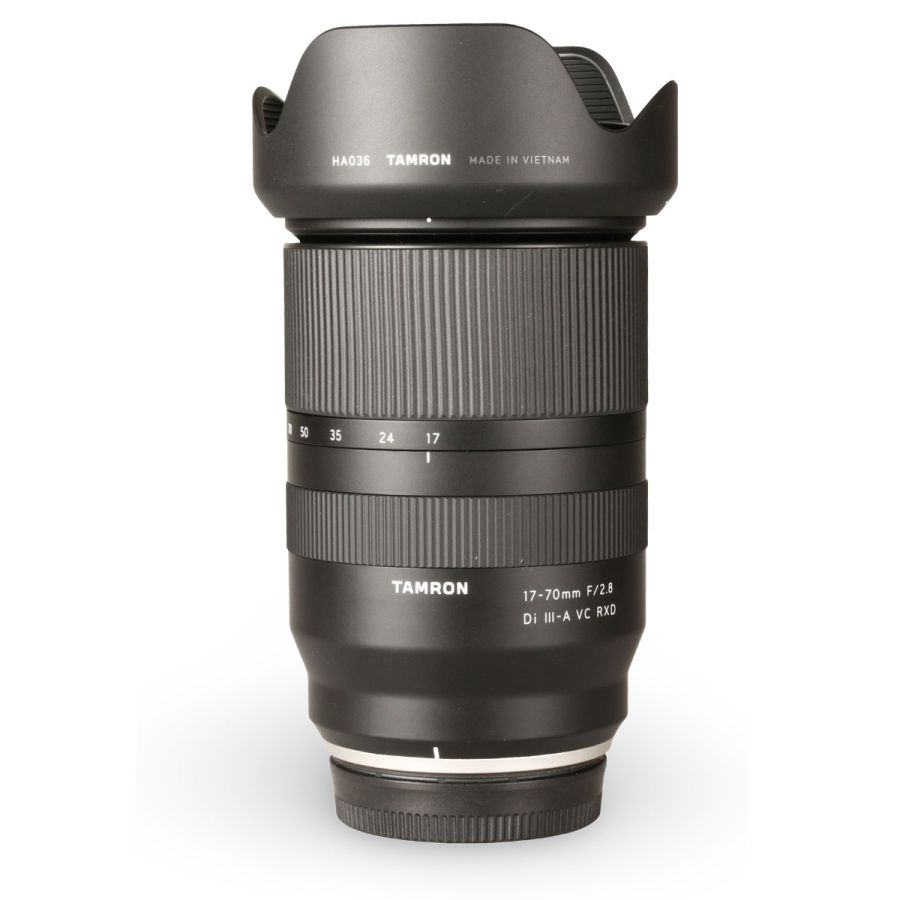 Objetiva Tamron 17-70mm f2.8 Di III - A VC RXD (12613) - USADA
