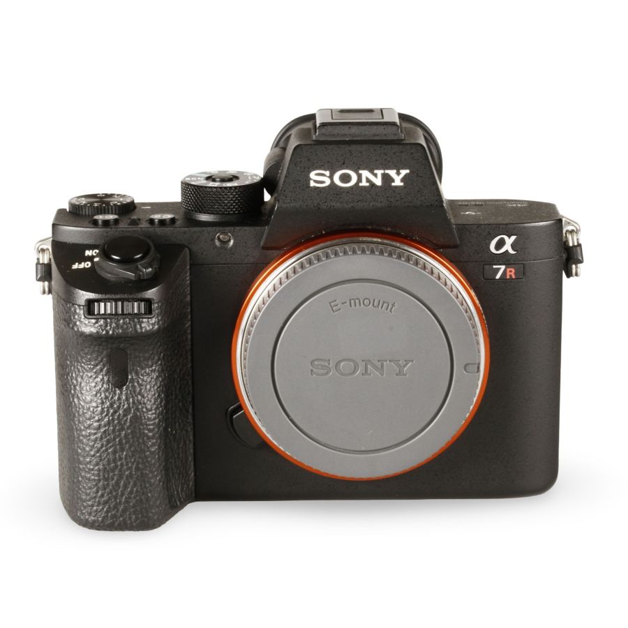 Câmera Sony Alpha α7R II - USADA (17900 disparos)