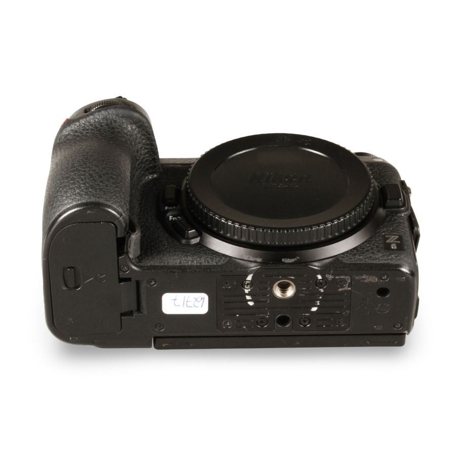 Câmera mirrorless Nikon Z6 - USADA