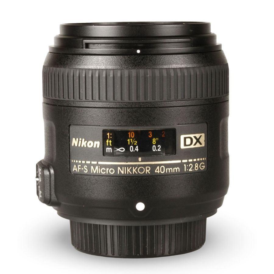 Objetiva Nikon AF-S DX NIKKOR 40mm f2.8G Micro - USADA