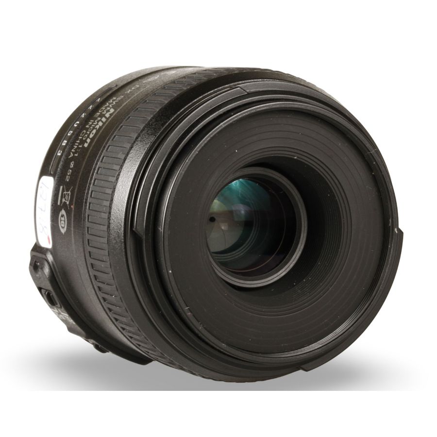 Objetiva Nikon AF-S DX NIKKOR 40mm f2.8G Micro - USADA