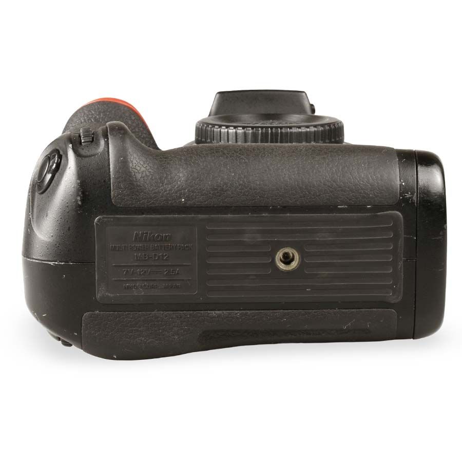 Câmera DSLR Nikon D810 com Battery Grip MB-D12  - USADA (21150 disparos)