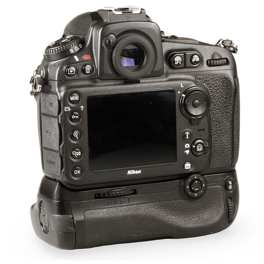 Câmera DSLR Nikon D810 com Battery Grip MB-D12  - USADA (21150 disparos)