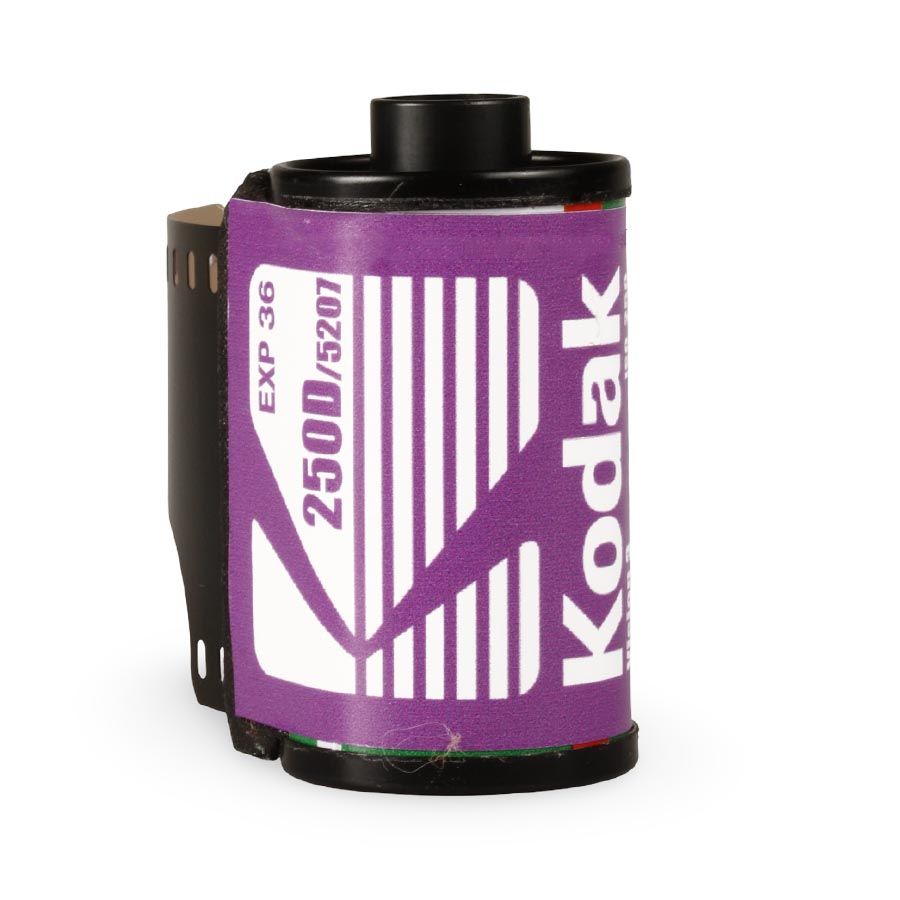 Filme fotográfico 35mm Kodak VISION3 250D/5207 ISO 250 Colorido 36 poses sem remjet (REBOBINADO)
