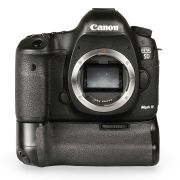 Câmera DSLR Canon EOS 5D Mark III + battery grip - USADO (36.518 disparos)