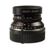 Objetiva Voigtländer Snapshot-Skopar 25mm f4 MC (Leica M) com visor 25mm - USADO