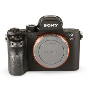 Câmera Sony Alpha α7R II - USADA (17900 disparos)