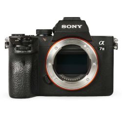 Câmera mirrorless Sony Alpha a7 III com battery grip VG-C3EM - USADO