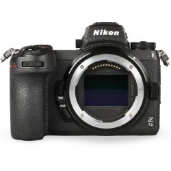 Câmera mirrorless Nikon Z7 II + grip de baterias MB-N11 - USADO (11.937 disparos)
