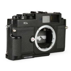 Câmera analógica 35mm Voigtländer Bessa R3A (com empunhadura) - USADA