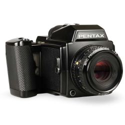 Câmera analógica médio formato Pentax 645 com lente 75mm f2.8 - USADAS