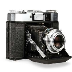 Câmera analógica médio-formato Zeiss Ikon Super Ikonta (534/16) com lente Tessar 75mm f3.5 - USADO