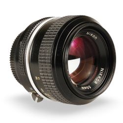 Objetiva Nikon NIKKOR 50mm f1.4 (pre-AI) - USADO