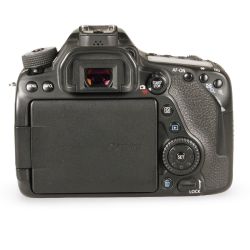 Câmera DSLR Canon EOS 80D - USADO (29.700 disparos)