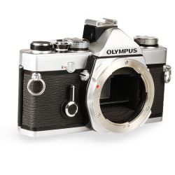 Câmera analógica 35mm Olympus OM-1n (PRATA) - USADO