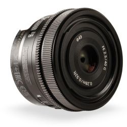 Objetiva Sony FE 40mm f2.5 G - USADO