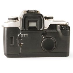 Câmera analógica 35mm Canon EOS Elan IIE com EF 50mm f1.8 STM - USADO