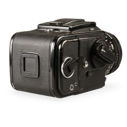 Câmera analógica médio formato Hasselblad 501C com lente Planar T* 80mm f2.8 C - USADO