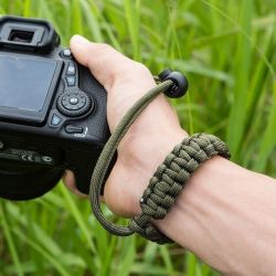 Al&ccedil;a de Pulso para C&acirc;mera Fotogr&aacute;fica Em Paracord (VERDE)