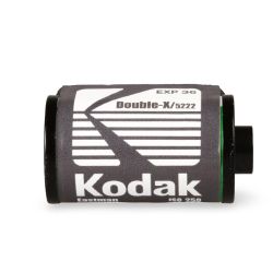 Filme fotográfico 35mm Kodak Eastman Double-X 5222 ISO 250 Preto e Branco 36 poses (REBOBINADO)