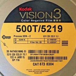 Filme fotográfico 35mm Kodak VISION3 500T/5219 ISO 500 Colorido 36 poses (REBOBINADO)